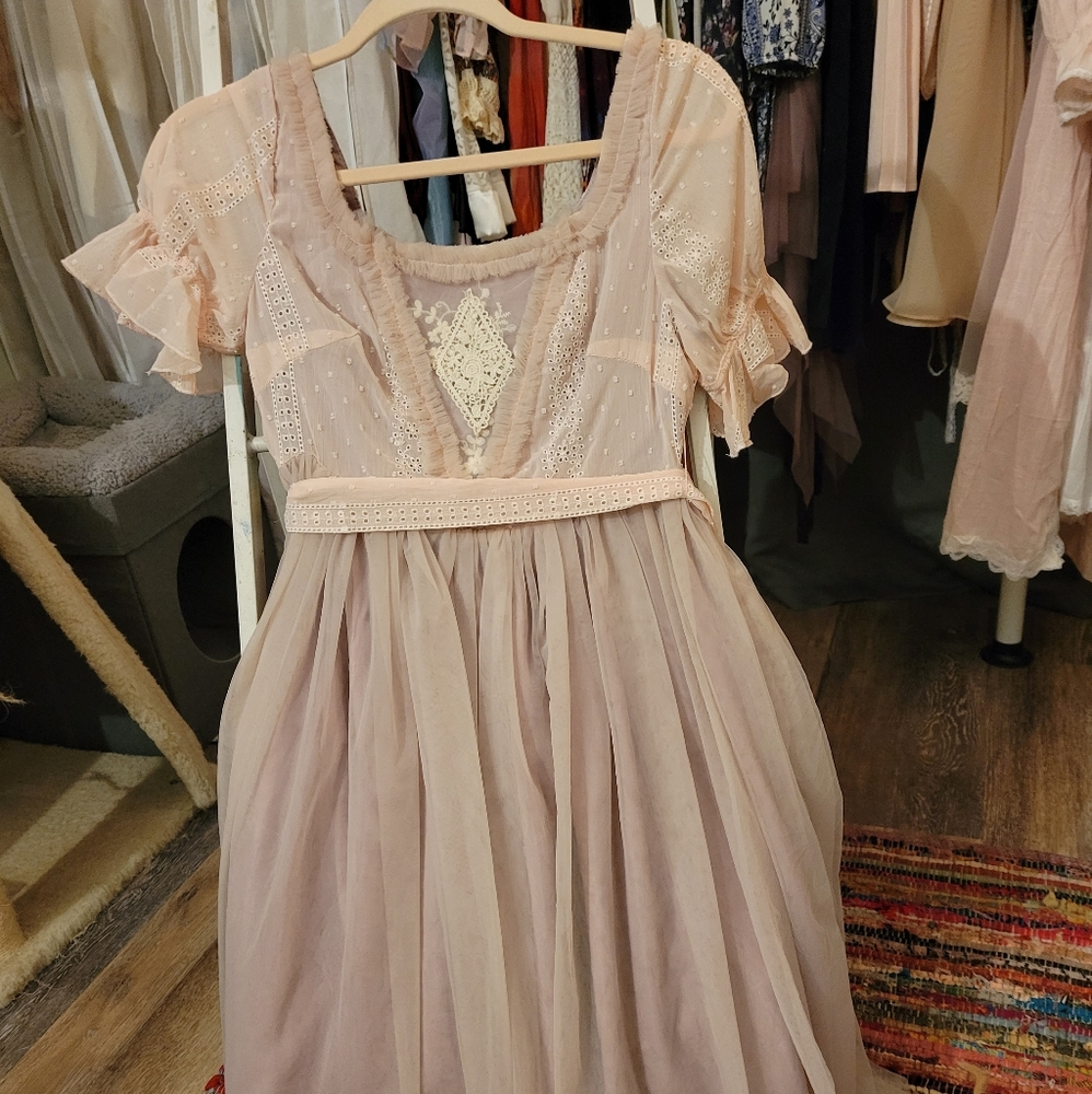 Light pink/lavender vintage inspired dress